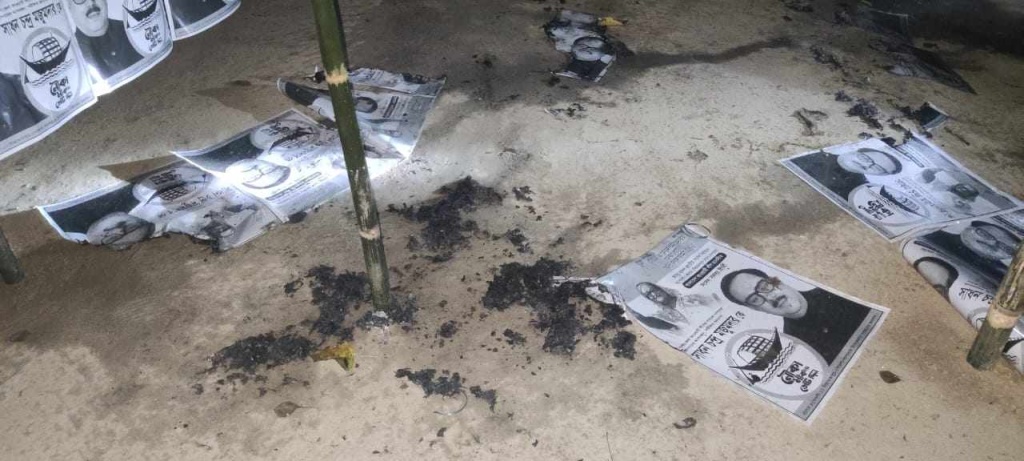 নিয়ামতপুরে খাদ্যমন্ত্রীর নির্বাচনী ক্যাম্পে আগুন দেওয়ার অভিযোগ