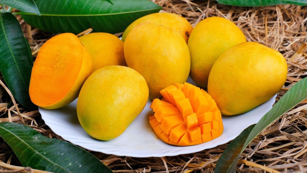 বেশি আম খেলে হতে পারে যেসব বিপদ