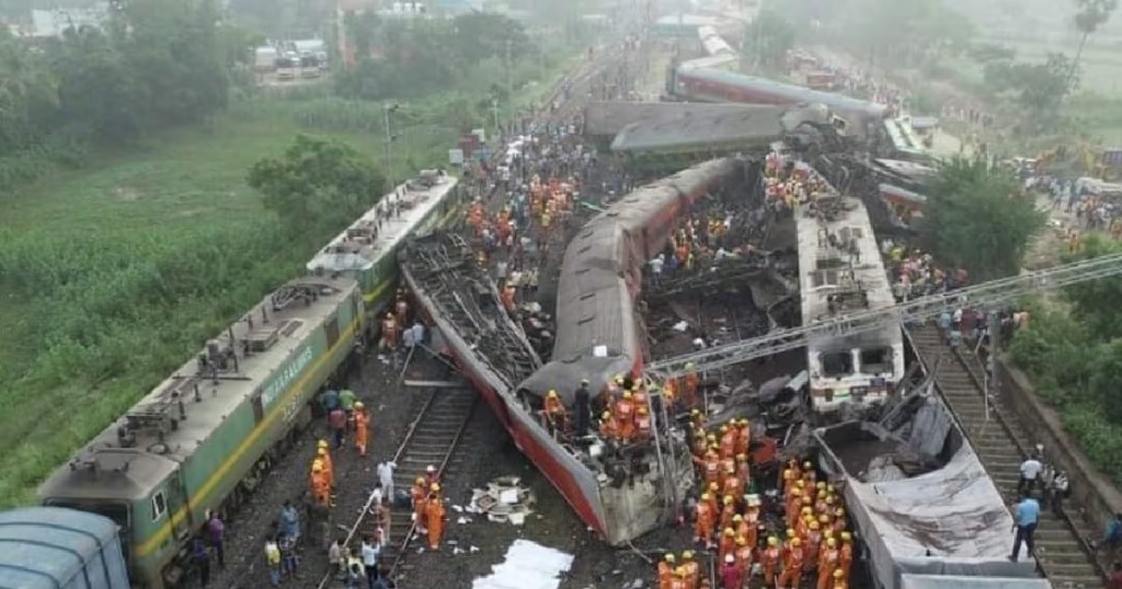 ভারতে ট্রেন দুর্ঘটনায় নিহত ২৮৮ জন আহত ৯ শতাধীক