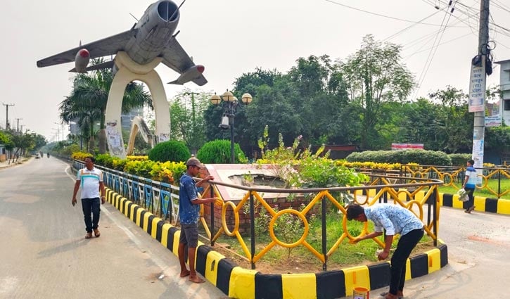 কৃষ্ণ-হরিদ্রা রঙের ছোঁয়া ভিআইপি সড়কে ধর্মসভার মন্ডপ হপিংয়ে আসছেন প্রধানমন্ত্রী