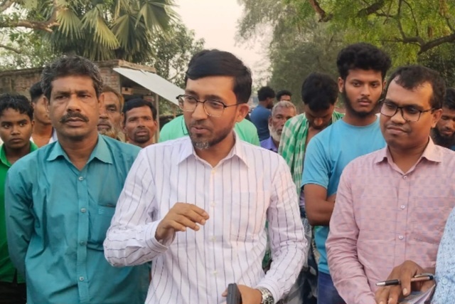 গোদাগাড়ীতে নাবিল গ্রুপের বর্জ্যে দূষণের বিরুদ্ধে নিয়মিত মামলা করার নির্দেশ