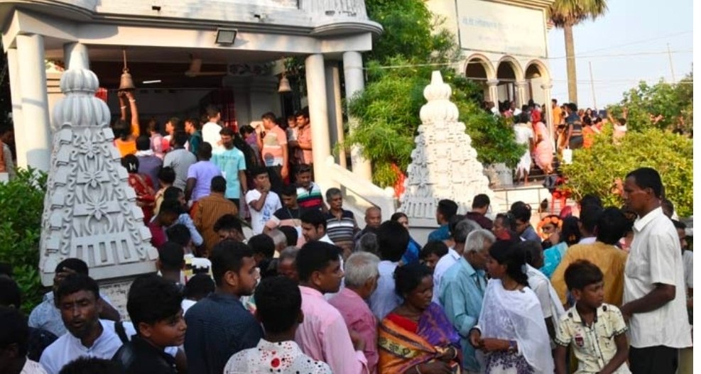 খেতুরীধামে নরোত্তম দাসের তিরোভাব মহোৎসবে বৃষ্টি উপেক্ষা করে নানা অনুষ্ঠানের সাথে চলছে মেলা