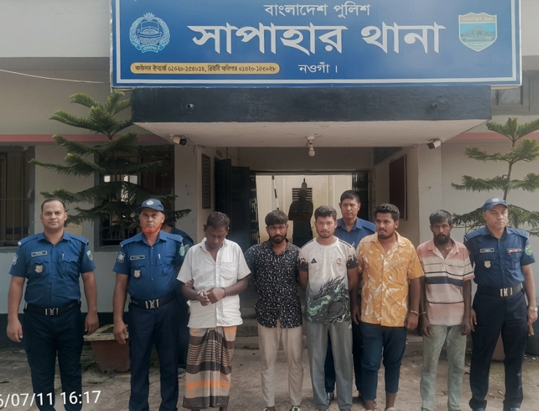 আম বাজারে ‘আম তোলা’ চক্রের ৫ সদস্য গ্রেফতার