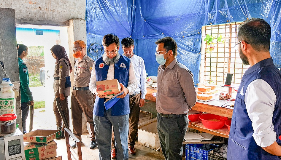 রাজশাহী মহানগরীতে পানি ও কেক উৎপাদনকারী ২ প্রতিষ্ঠানকে জরিমানা