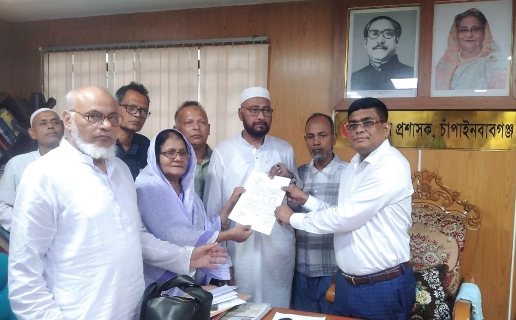 করোনায় বন্ধ চারটি ট্রেন চালুর দাবিতে স্মারকলিপি