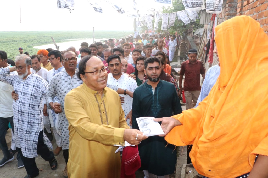 নগরীর তিন ওয়ার্ডে নৌকা প্রতীকের মেয়র লিটনের গণসংযোগ ও পথসভা