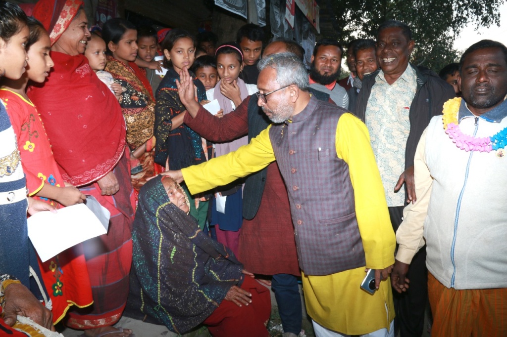 রাজনীতি করি সম্মান অর্জনের জন্য অর্থ উপার্জনের জন্য নয় : আসাদ