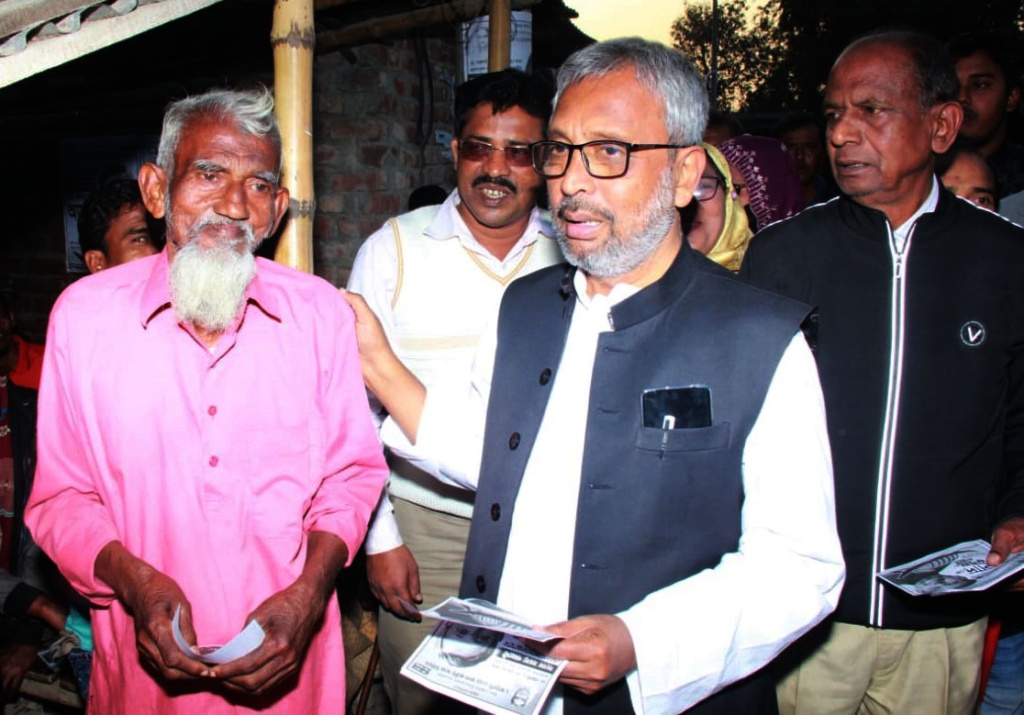 পছন্দের প্রার্থী বেছে নিতে দয়া করে ভোট কেন্দ্রে যাবেন : আসাদ
