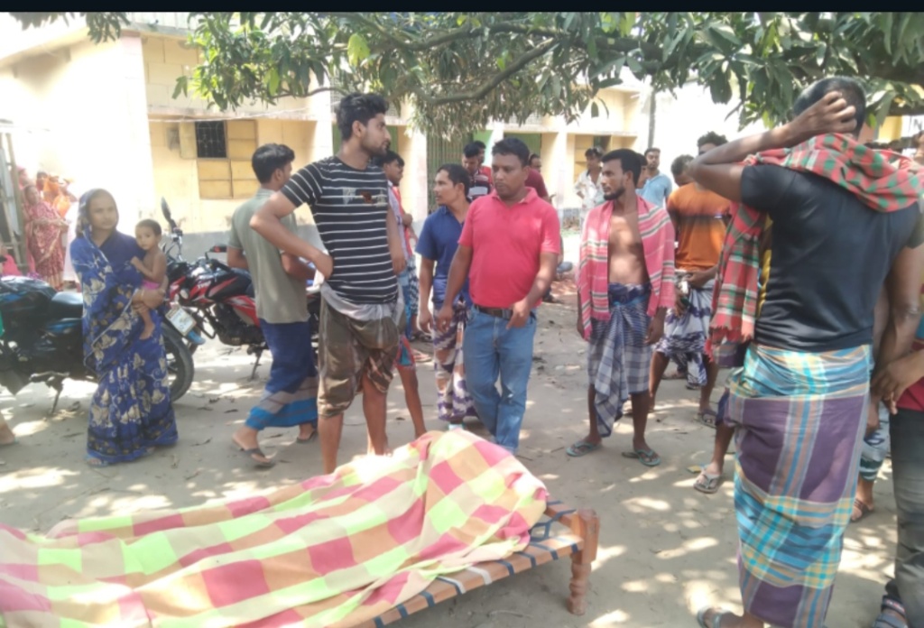 চাঁপাইনবাবগঞ্জে ট্রাক চাপায় মোটরসাইকেল চালক নিহত