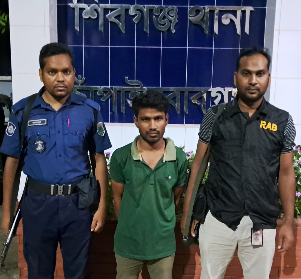 শিবগঞ্জে কিশোর গ্যাং লিডার গ্রেপ্তার