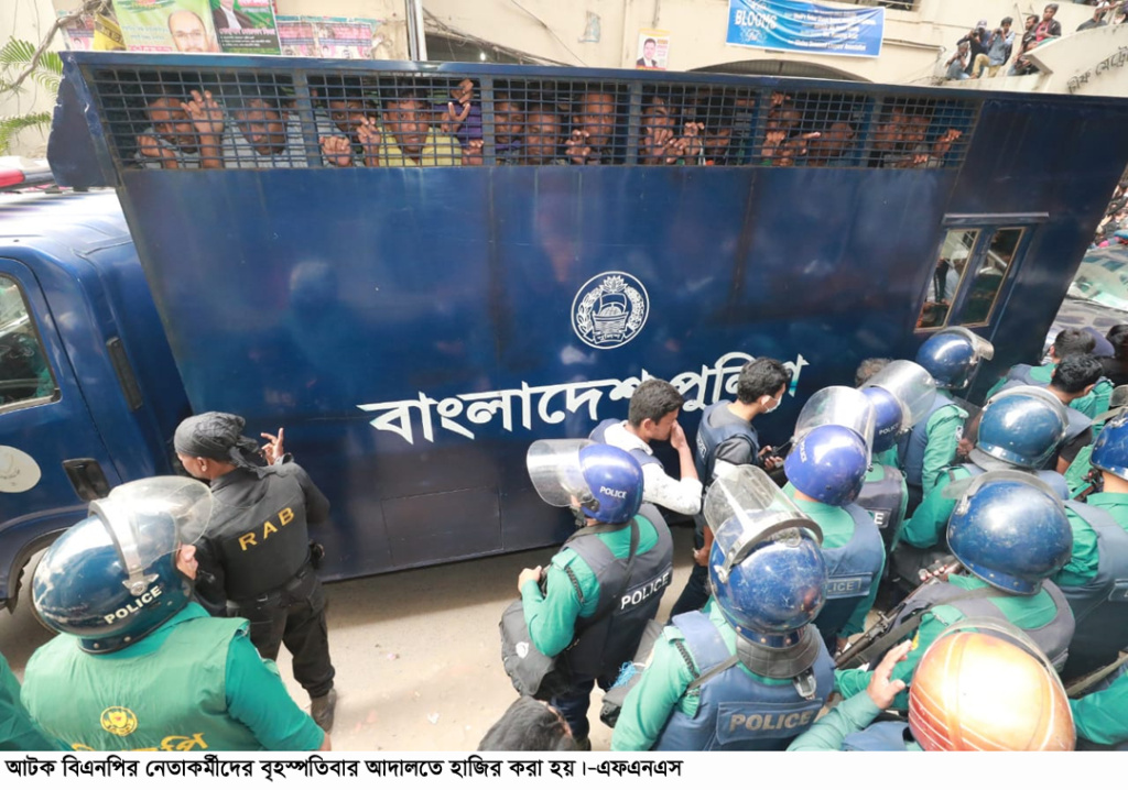 রিজভীসহ ৪৩৪ জন কারাগারে দু’দিনের রিমান্ডে ১৪ নেতাকর্মী