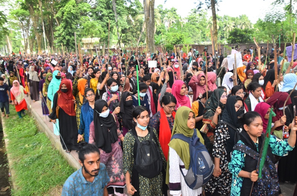 কোটা সংস্কার আন্দোলনে উত্তাল রাজশাহী, রাবির হলে অগ্নিসংযোগ