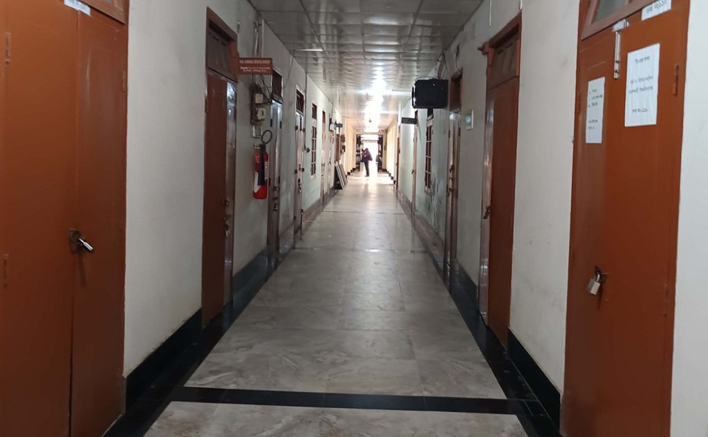 উত্তেজনায় স্থবির রাজশাহী বিশ্ববিদ্যালয়