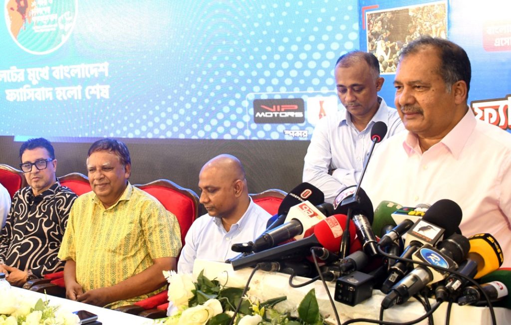সংসদের চেয়ে রাজপথকে প্রাধান্য গণতন্ত্রের জন্য শুভ নয় : তথ্যমন্ত্রী