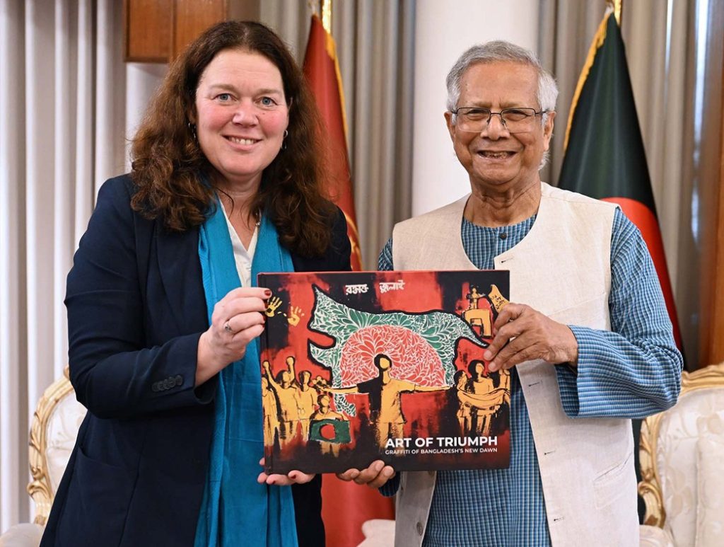 আওয়ামী লীগ নির্বাচনে অংশ নিতে পারবে না : প্রধান উপদেষ্টা