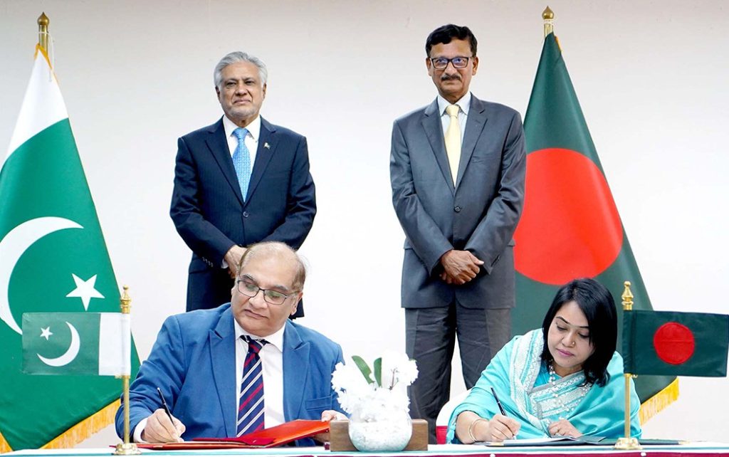অমীমাংসিত বিষয় নিয়ে পাকিস্তানি পররাষ্ট্রমন্ত্রীর ইসহাক দারের বক্তব্যে ‘একমত নয়’ বাংলাদেশ