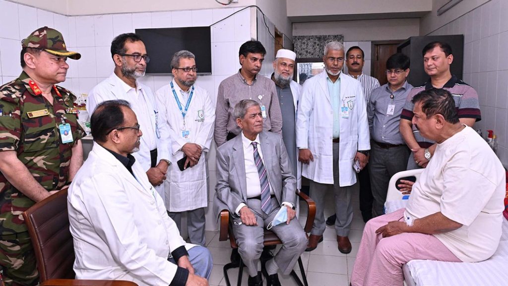 ভূমিমন্ত্রী মিনুকে দেখতে হাসপাতালে রাষ্ট্রপতি