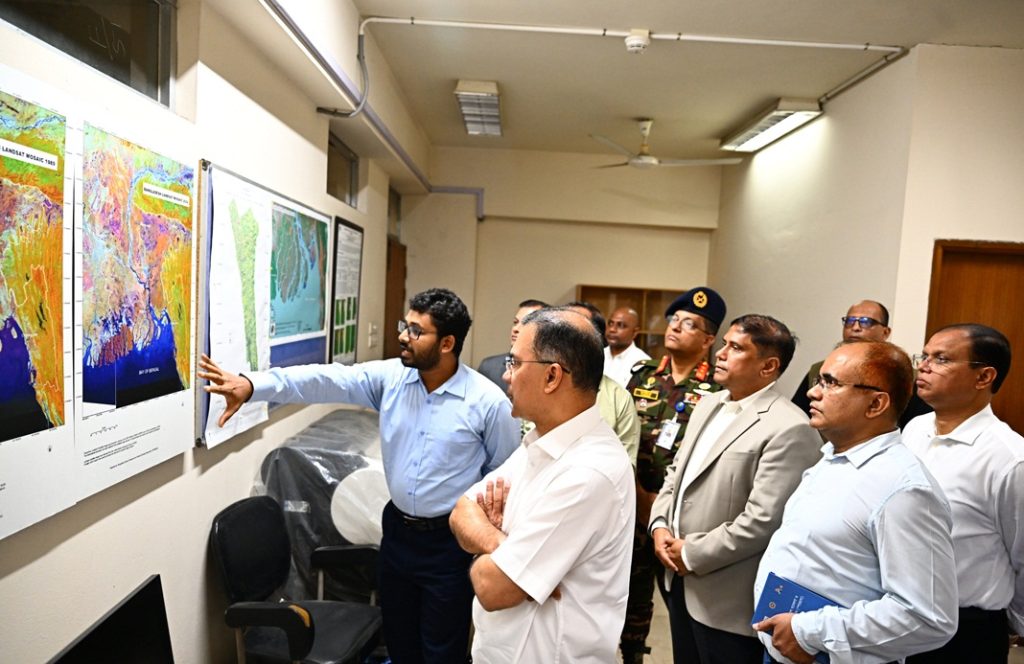 আকস্মিক মহাকাশ গবেষণা প্রতিষ্ঠান ‘স্পারসো’ পরিদর্শন করলেন প্রধানমন্ত্রী