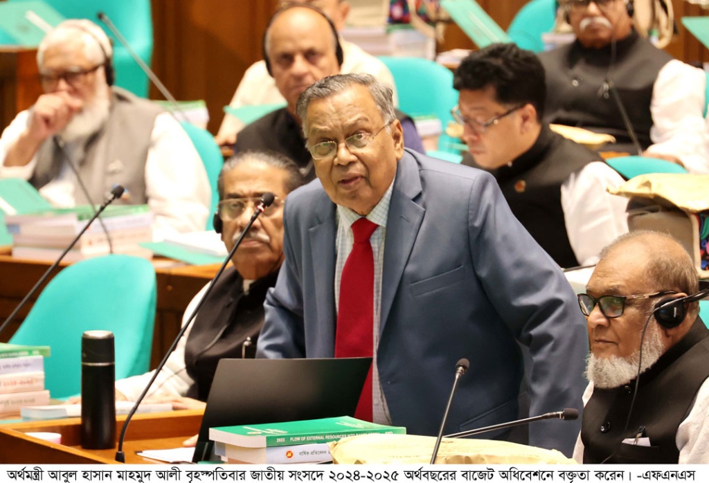 দুই লাখ ৫৬ হাজার কোটি টাকা ঘাটতি রেখে ৭ লাখ ৯৭ হাজার কোটি টাকার বাজেট ঘোষণা