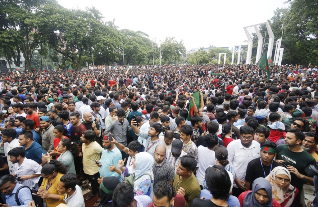 অসহযোগ আন্দোলনের ঘোষণা দিয়ে সড়ক ছাড়লেন শিক্ষার্থীরা