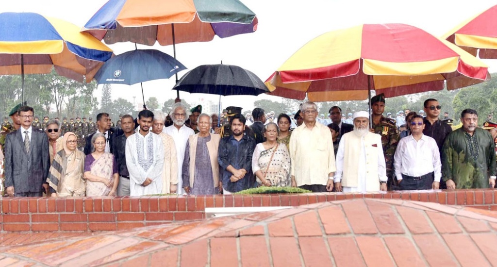 জাতীয় স্মৃতিসৌধ ও শহীদ মিনারে অন্তর্বর্তী সরকারের শ্রদ্ধা