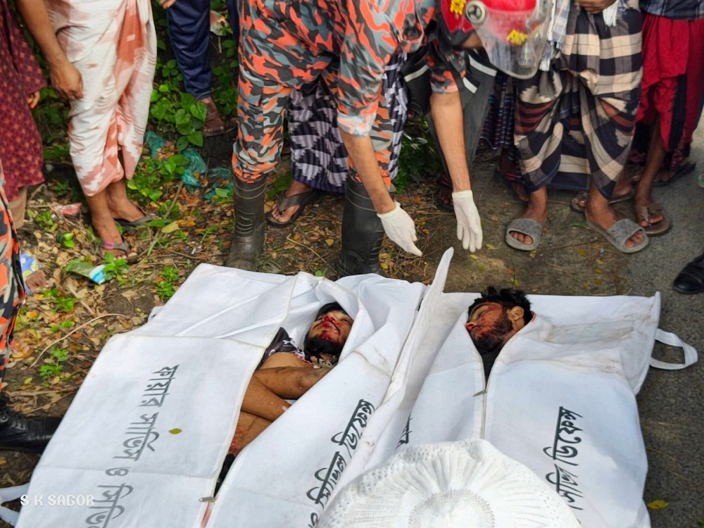 গোদাগাড়ীতে ট্রাকচাপায় মোটরসাইকেল আরোহী দুই কলেজ ছাত্রের মর্মান্তিক মৃত্যু