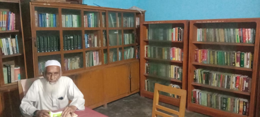 আধুনিকতার ছোঁয়া লাগেনি পুঠিয়ার সাধারণ পাঠাগারে
