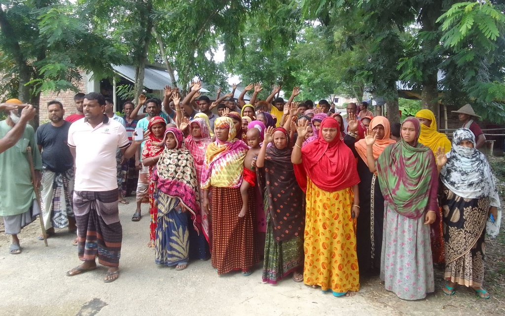 তানোরে ইউপি চেয়ারম্যানের বিরুদ্ধে প্রতারণার মামলা