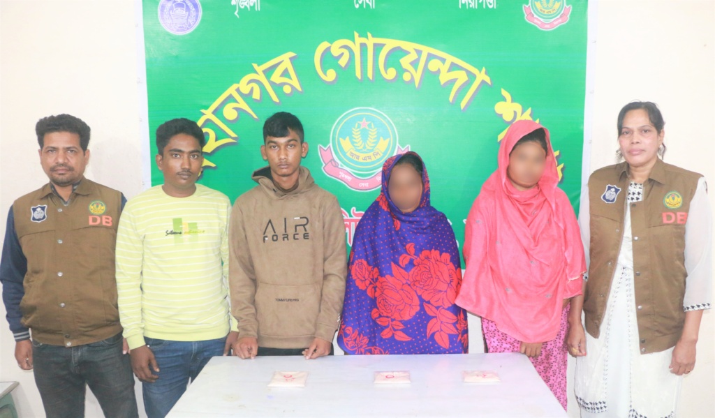 রাজশাহীতে হেরোইন উদ্ধার দুই নারীসহ ৪ জন গ্রেফতার