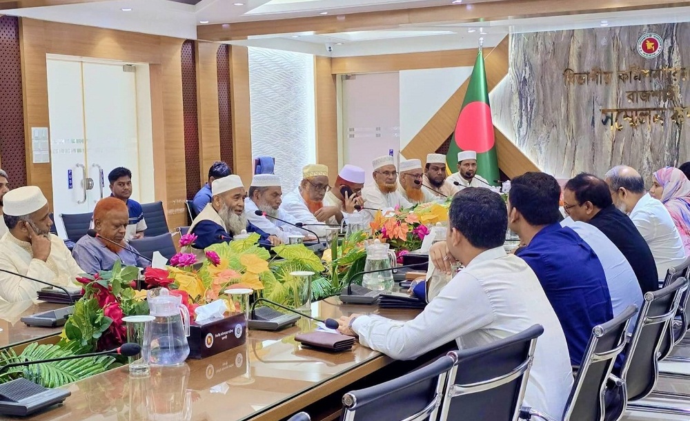রাজশাহী বিভাগীয় কমিশনারের সঙ্গে জামায়াতের ৬ এমপি’র মতবিনিময়
