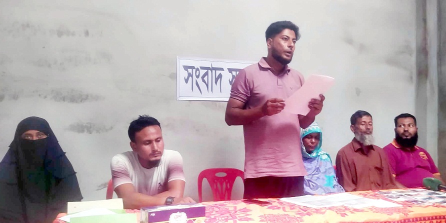 লালপুরে বাড়ি-ব্যবসাপ্রতিষ্ঠানে হামলা বৃদ্ধাকে কুপিয়ে টাকা লুটের অভিযোগ
