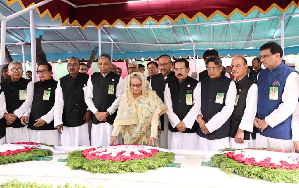 শিক্ষার্থীদের অতিরিক্ত চাপ না দিতে অভিভাবক ও শিক্ষকদের প্রতি আহ্বান জানালেন প্রধানমন্ত্রী