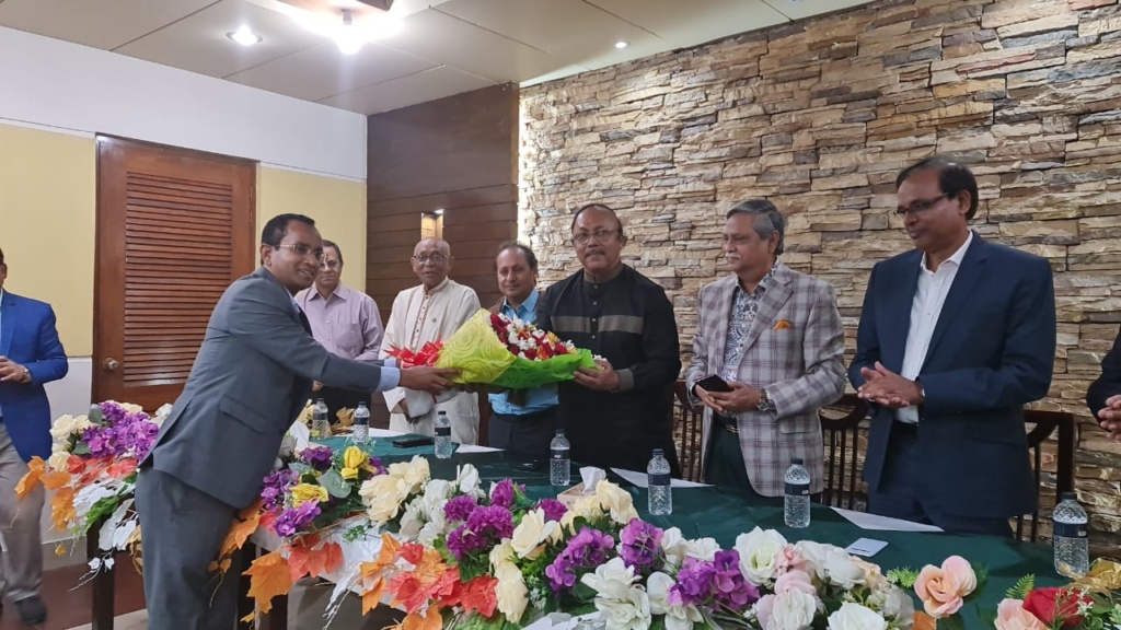 রাসিক মেয়রের সাথে পাবনা ডেভেলপমেন্ট ফাউন্ডেশনের নেতৃবৃন্দের মতবিনিময়