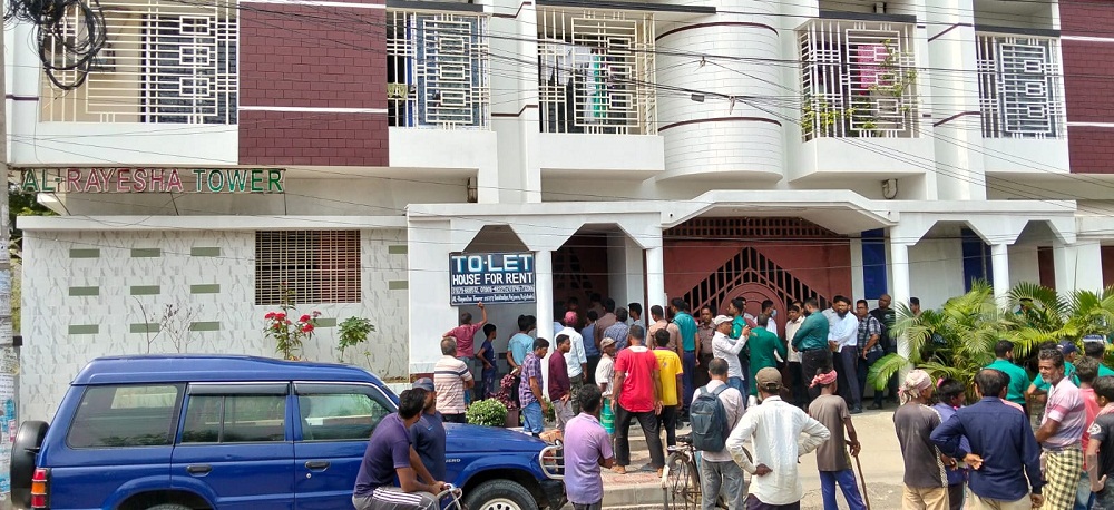 সুইমিংপুল অপসারণ করতে গিয়ে হুমকীর মূখে আরডিএ’র অভিযান দল