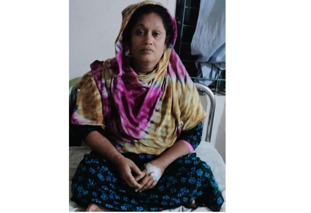 দুর্গাপুরে এক বিএনপি সমর্থকের বিরুদ্ধে নারী ইউপি সদস্যকে পেটানোর অভিযোগ