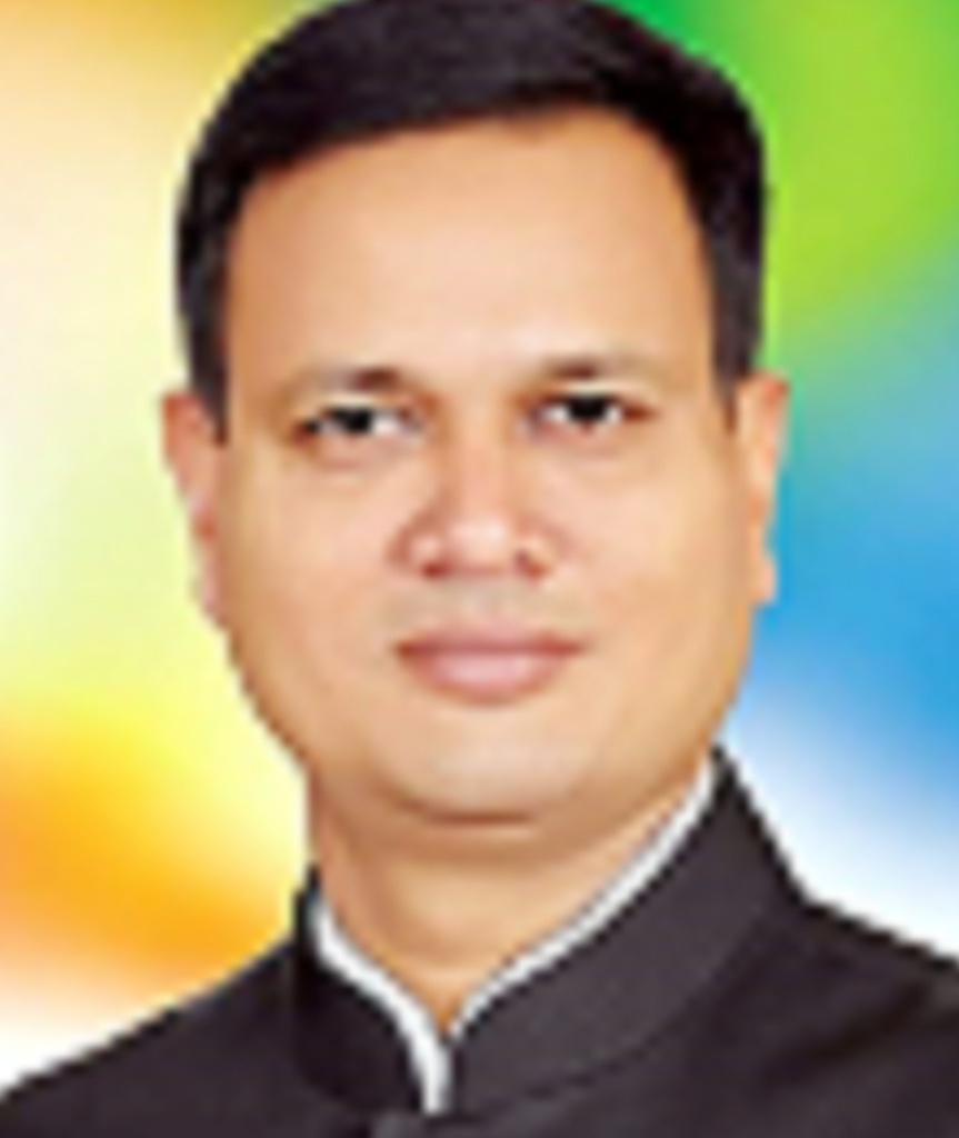 স্বেচ্ছায় অবসর নেয়া এক পুলিশ কর্মকর্তার বৈভব!