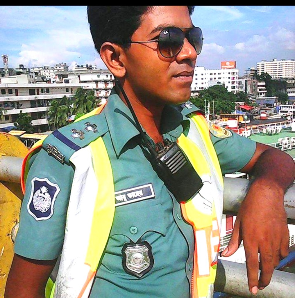 বাগমারার ব্যবসায়ীর বিরুদ্ধে ধর্ষণ মামলা, ফেঁসে যেতে পারেন এসআই