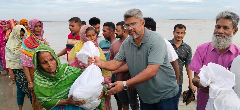 সর্বদা অসহায়দের পাশে থাকার অঙ্গিকার করলেন আরডিএ চেয়ারম্যান সুইট