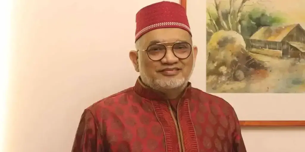 সাবেক শিল্প প্রতিমন্ত্রী ওমর ফারুক ও তার স্ত্রীসহ ৪ জনের নামে মামলা