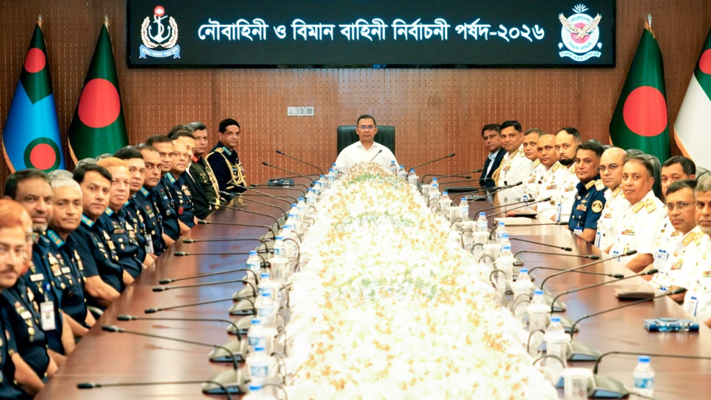 পদোন্নতিতে রাজনৈতিক মতাদর্শ নয়, দক্ষতা ও সততাকে গুরুত্ব দেওয়ার নির্দেশ প্রধানমন্ত্রীর