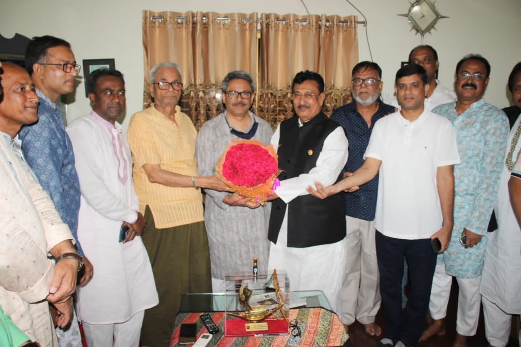 পররাষ্ট্র প্রতিমন্ত্রীর সাথে জেলা পরিষদ নবনির্বাচিত চেয়ারম্যানের সাক্ষাৎ