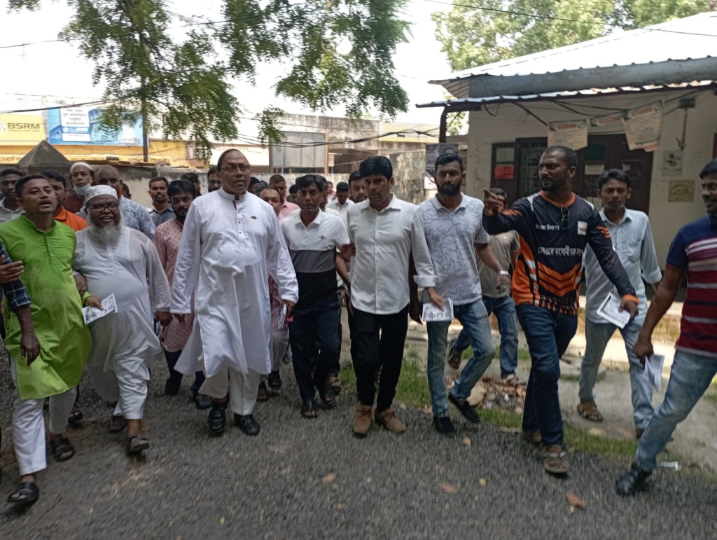 রাকাব আরডিএ ও শিক্ষাবোর্ডে মেয়র প্রার্থী লিটনের গণসংযোগ