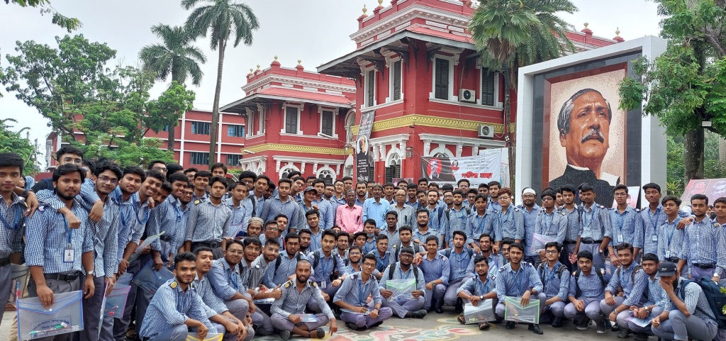 রাজশাহী কলেজে এইচএসসি পরীক্ষার্থীদের বিদায় সংবর্ধনা
