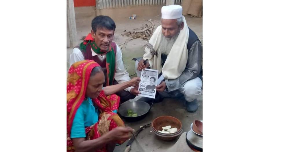 রাজশাহী-৬ আসনে নৌকার প্রচারে প্রিসাইডিং কর্মকর্তারা