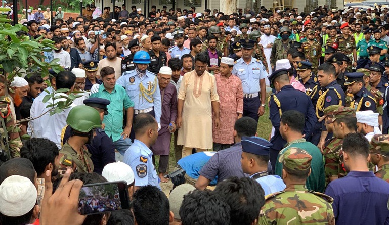 রাজশাহীর সপুরা গোরস্থানের জামতলায় চিরনিদ্রায় শায়িত হলেন তৌকির