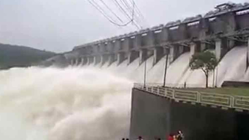 ফারাক্কার ১০৯ গেট খুলে দিয়েছে ভারত, রাজশাহীসহ অনেক অঞ্চলে বন্যার আশঙ্কা