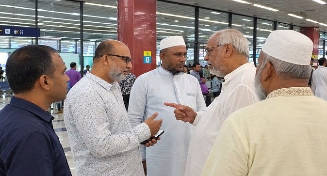 বিমানবন্দরে জামায়াত নেতা  আখতারুজ্জামান গ্রেপ্তার