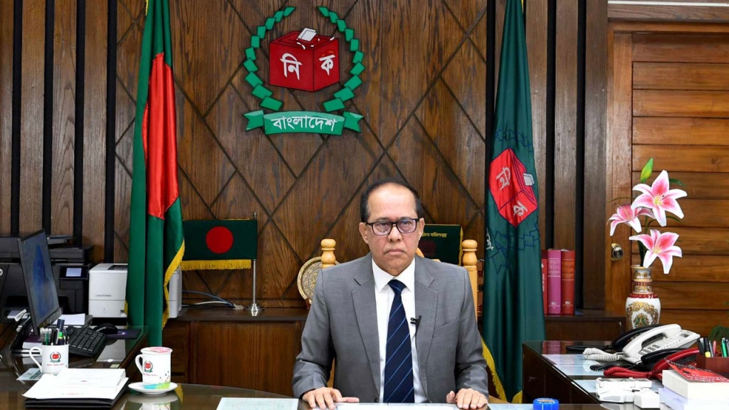 নির্বাচনে বাইরের থাবা পড়েছে, যা দুঃখজনক : সিইসি