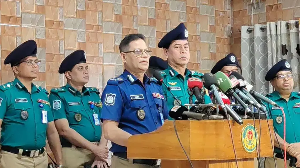 চাঁদাবাজদের বিরুদ্ধে ভুক্তভোগীদের অভিযোগ ছাড়াই মামলা নেওয়ার ব্যবস্থা হচ্ছে : আইজিপি