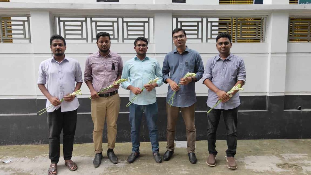 গোমস্তাপুরে পাঁচ শিক্ষার্থী বিসিএস পরীক্ষায় উত্তীর্ণ